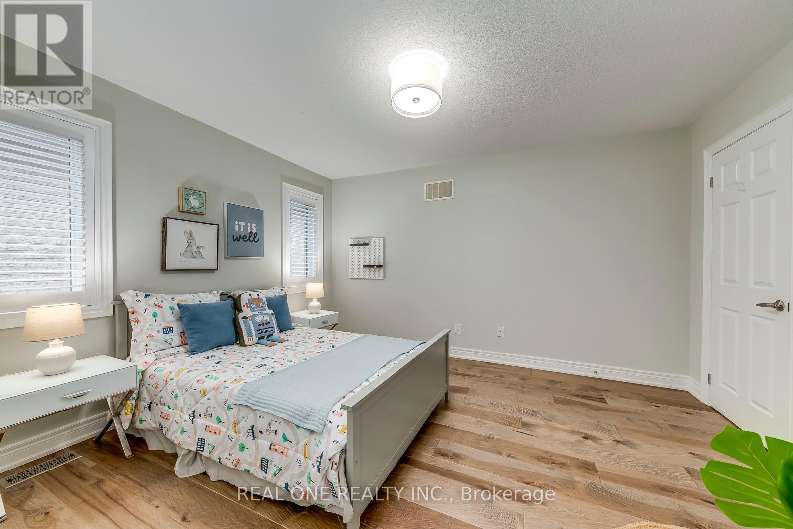 2336 Thruxton Drive, Oakville, Ontario  L6H 0C5 - Photo 34 - W12420725