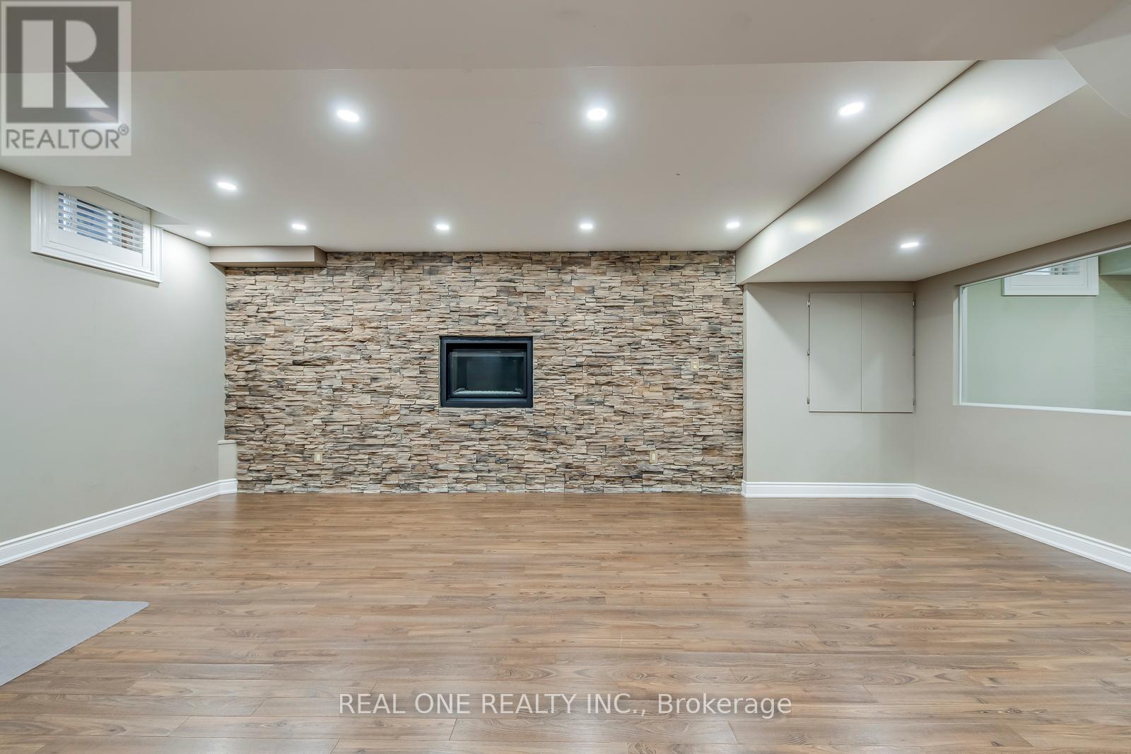 2336 Thruxton Drive, Oakville, Ontario  L6H 0C5 - Photo 37 - W12420725