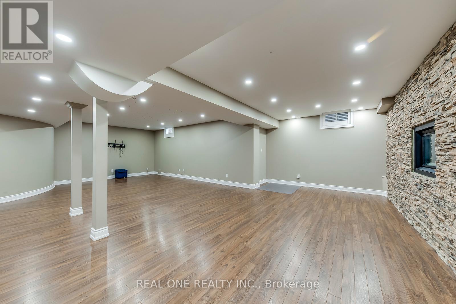 2336 Thruxton Drive, Oakville, Ontario  L6H 0C5 - Photo 38 - W12420725