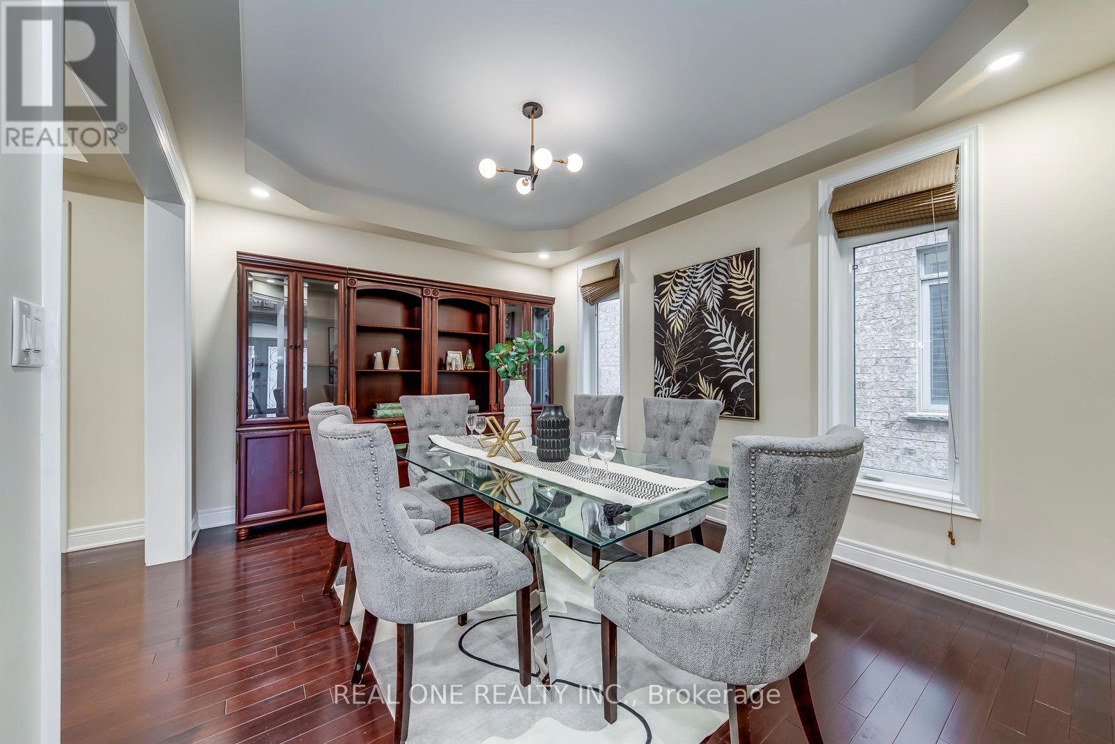 2336 Thruxton Drive, Oakville, Ontario  L6H 0C5 - Photo 5 - W12420725