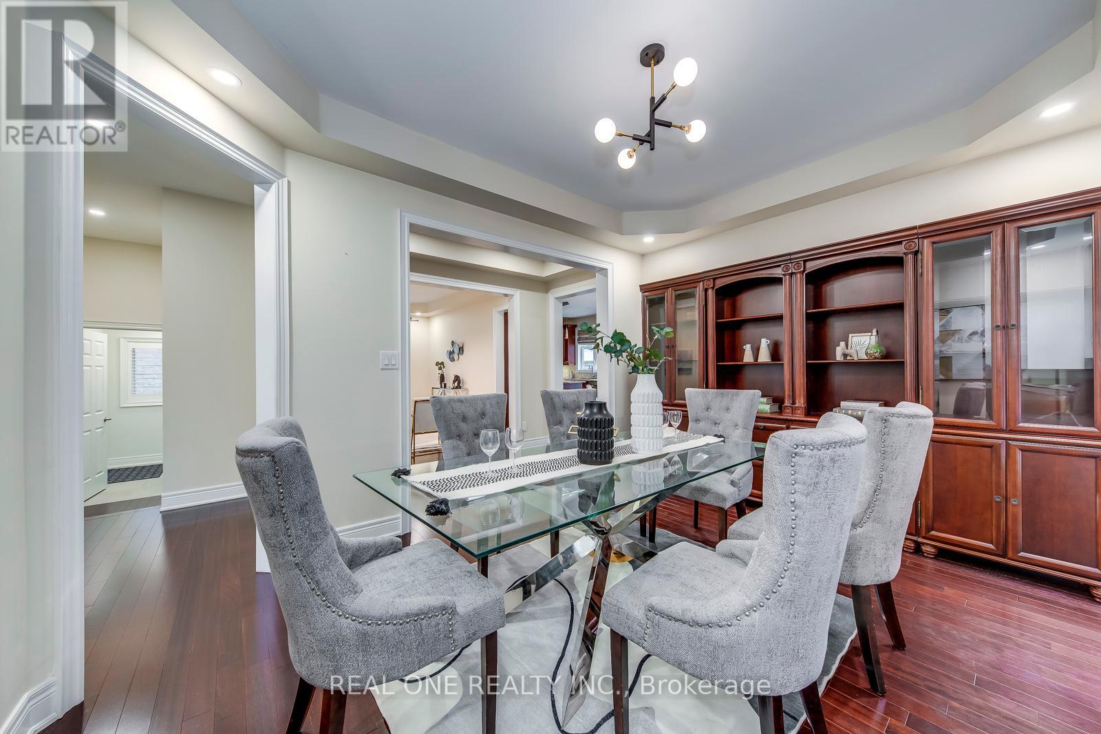 2336 Thruxton Drive, Oakville, Ontario  L6H 0C5 - Photo 6 - W12420725