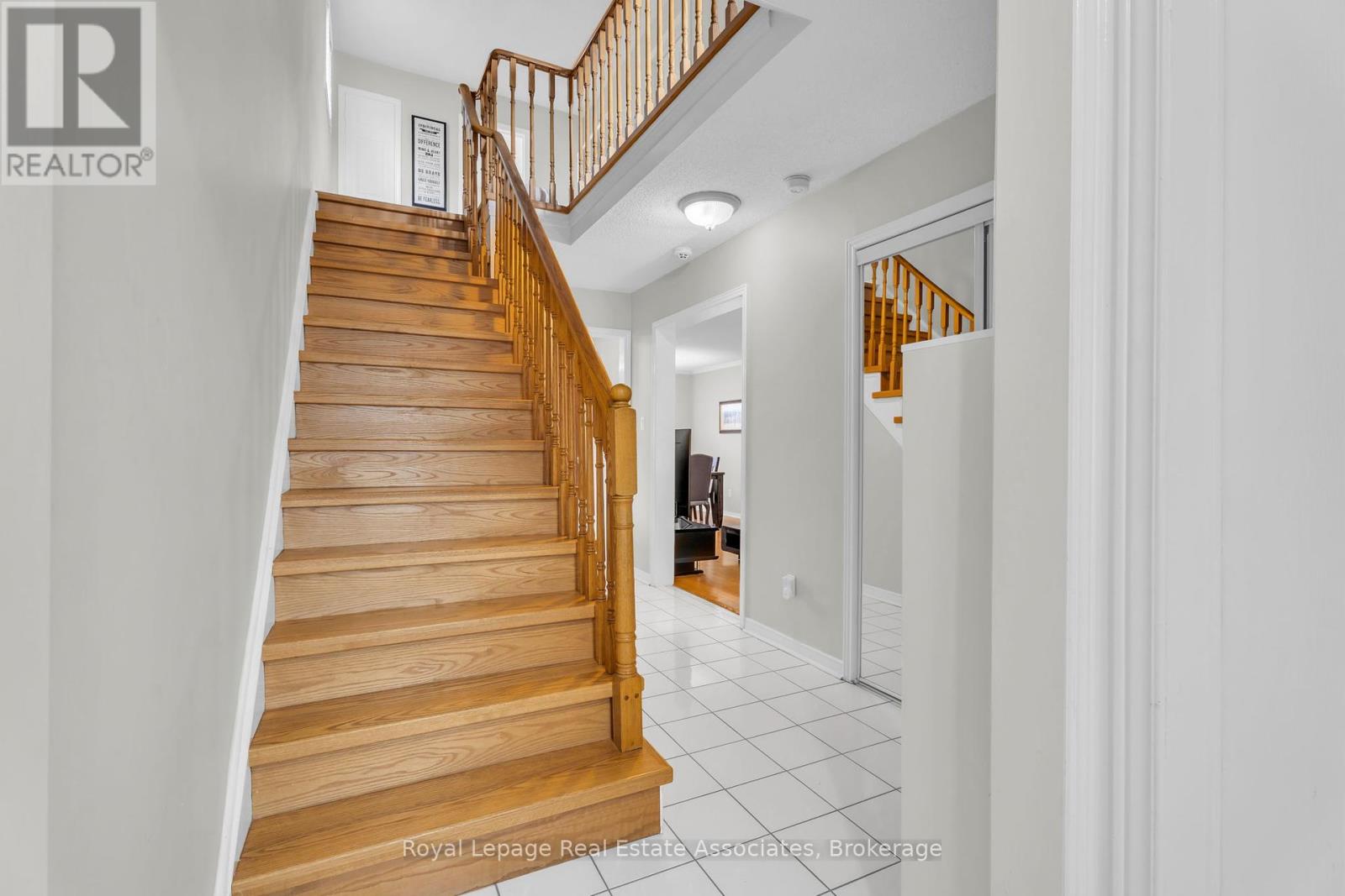 2543 Scarth Court, Mississauga, Ontario  L5M 5L2 - Photo 16 - W12420745