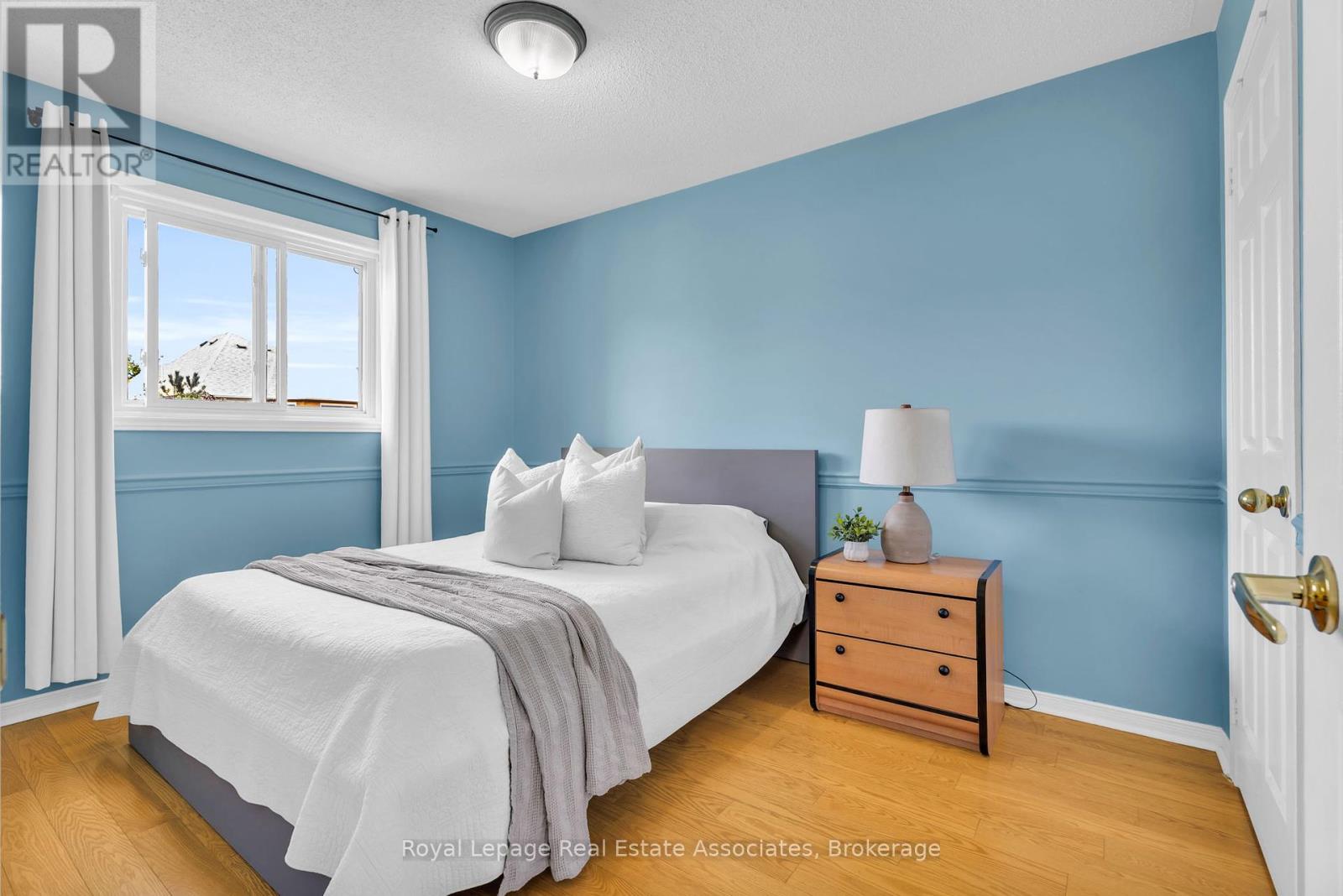 2543 Scarth Court, Mississauga, Ontario  L5M 5L2 - Photo 21 - W12420745