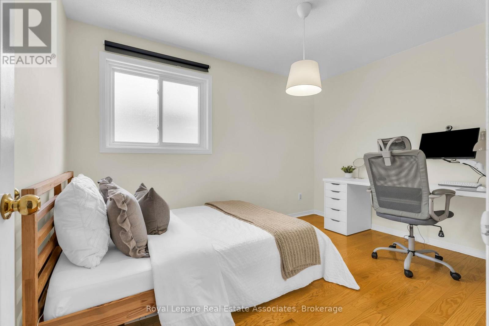 2543 Scarth Court, Mississauga, Ontario  L5M 5L2 - Photo 22 - W12420745
