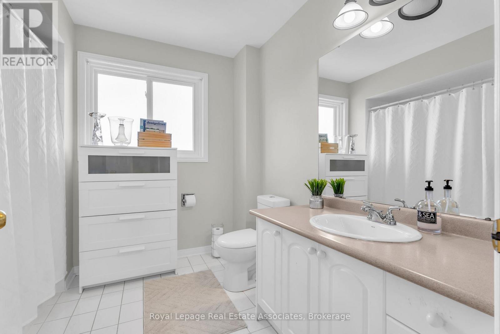 2543 Scarth Court, Mississauga, Ontario  L5M 5L2 - Photo 23 - W12420745