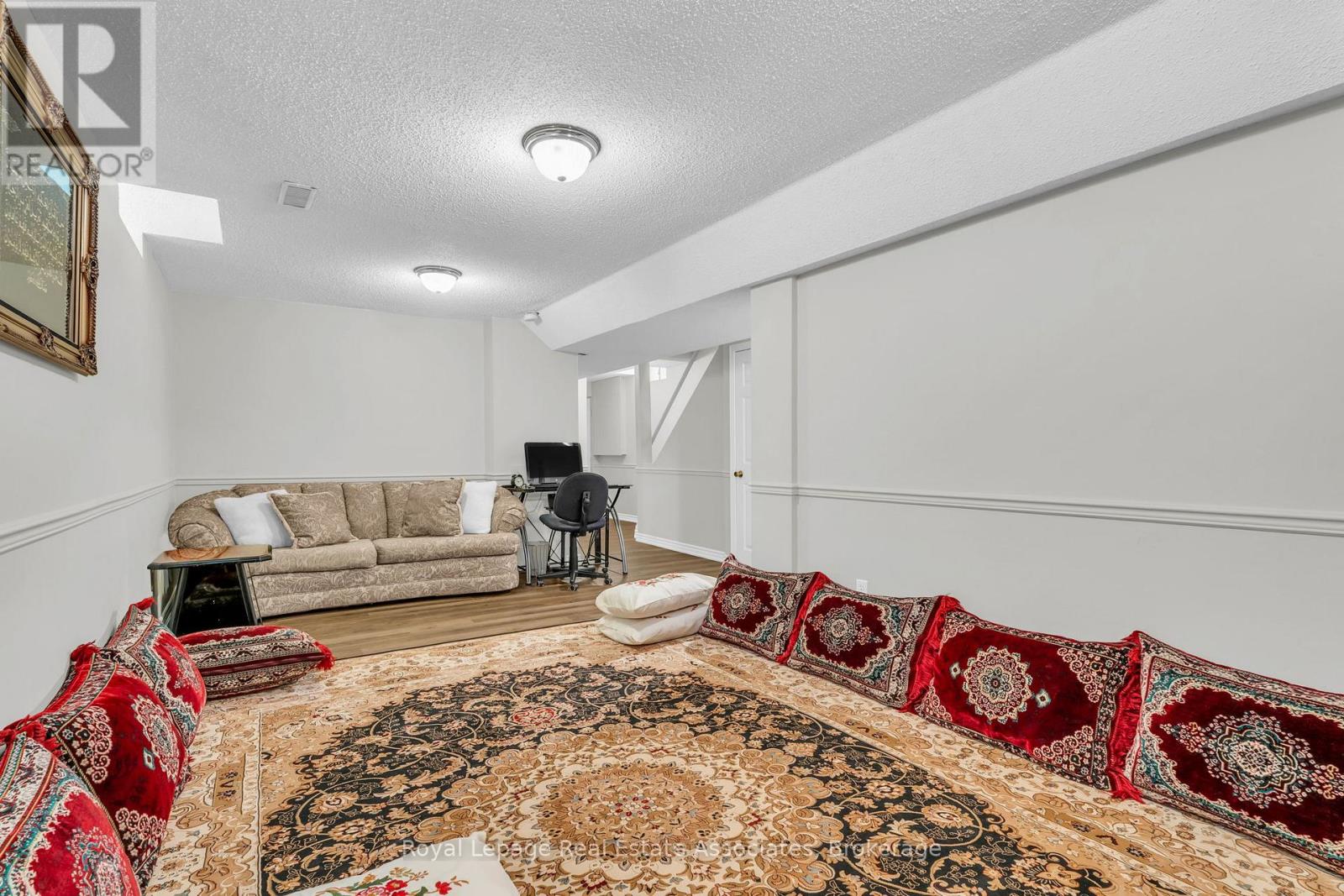 2543 Scarth Court, Mississauga, Ontario  L5M 5L2 - Photo 25 - W12420745
