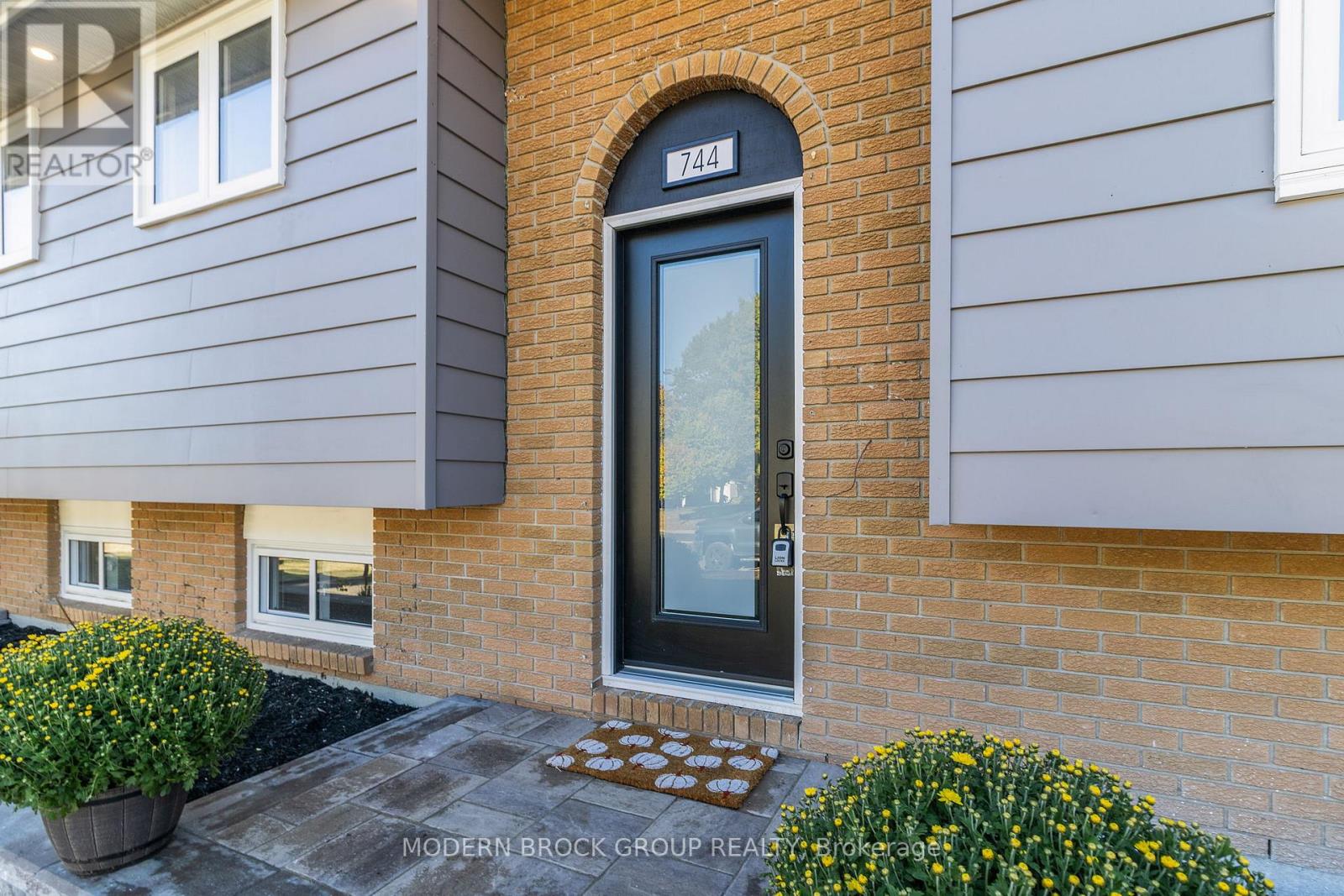 744 Comstock Crescent, Brockville, Ontario  K6V 6E1 - Photo 6 - X12420813