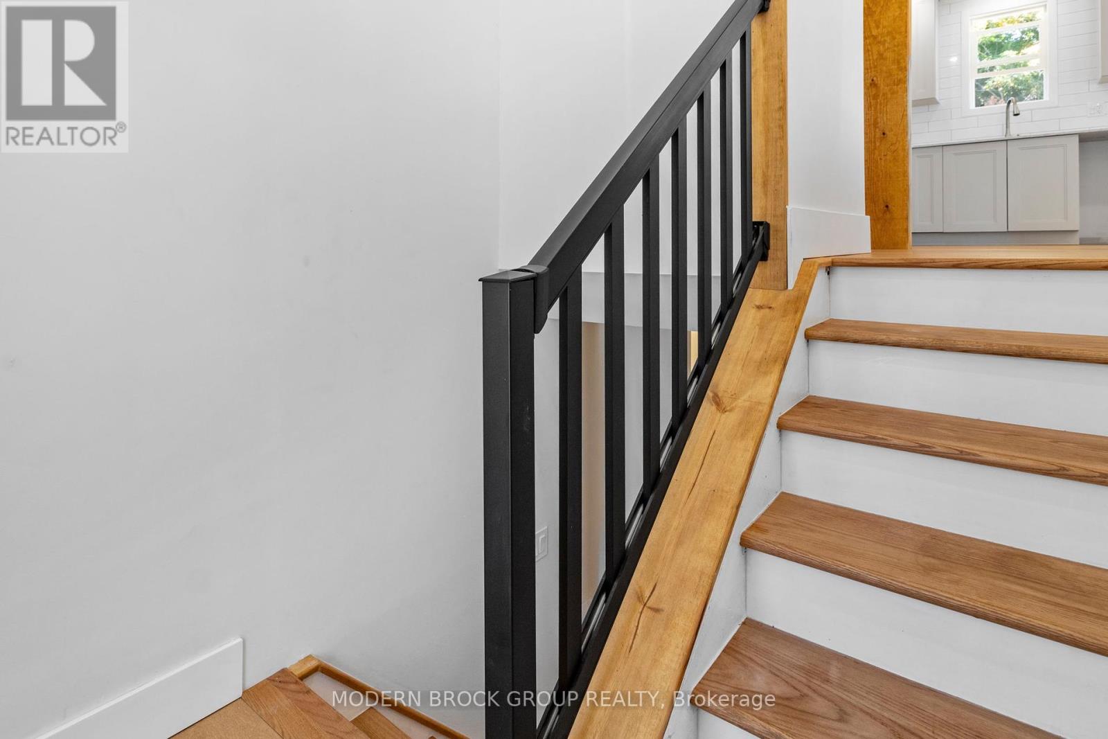 744 Comstock Crescent, Brockville, Ontario  K6V 6E1 - Photo 7 - X12420813