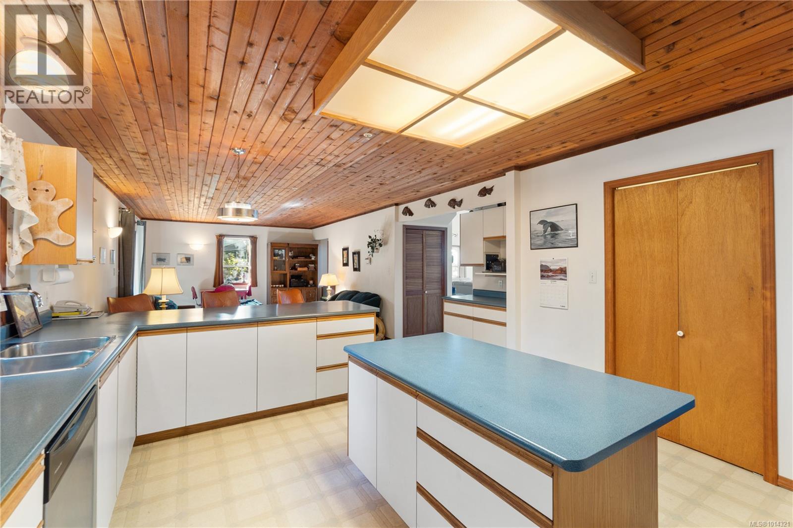 Property at 4 Pirates Lane image 3