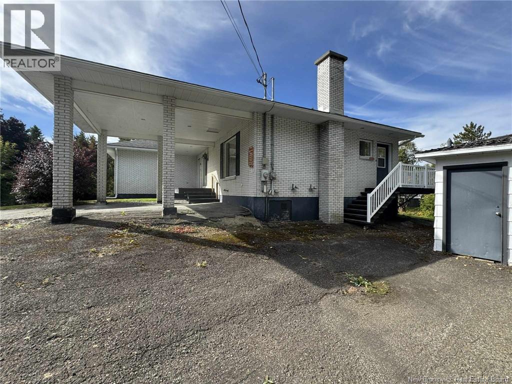 10 Beaulieu Street, Saint-Quentin, New Brunswick  E8A 1A9 - Photo 3 - NB127236