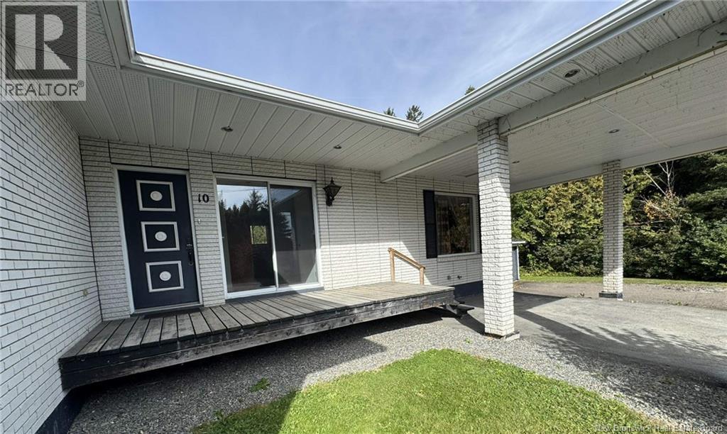 10 Beaulieu Street, Saint-Quentin, New Brunswick  E8A 1A9 - Photo 4 - NB127236