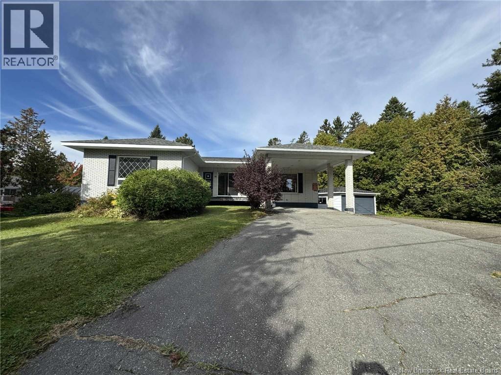 10 Beaulieu Street, Saint-Quentin, New Brunswick  E8A 1A9 - Photo 5 - NB127236