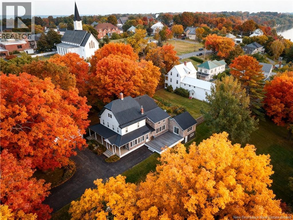 113 Regent Street, Woodstock, New Brunswick  E7M 5Z6 - Photo 3 - NB126531