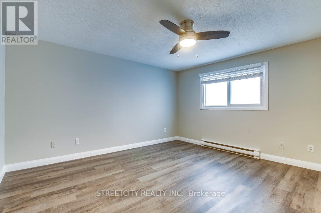 55 - 475 Sandringham Crescent, London South, Ontario  N6C 5B9 - Photo 13 - X12420885