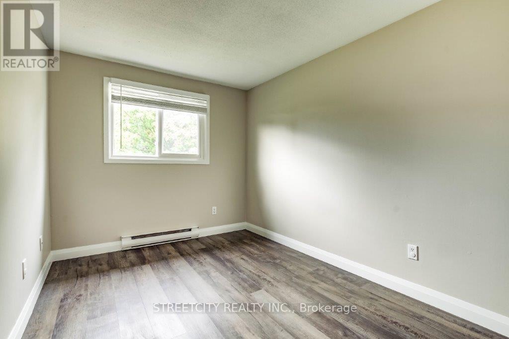 55 - 475 Sandringham Crescent, London South, Ontario  N6C 5B9 - Photo 18 - X12420885