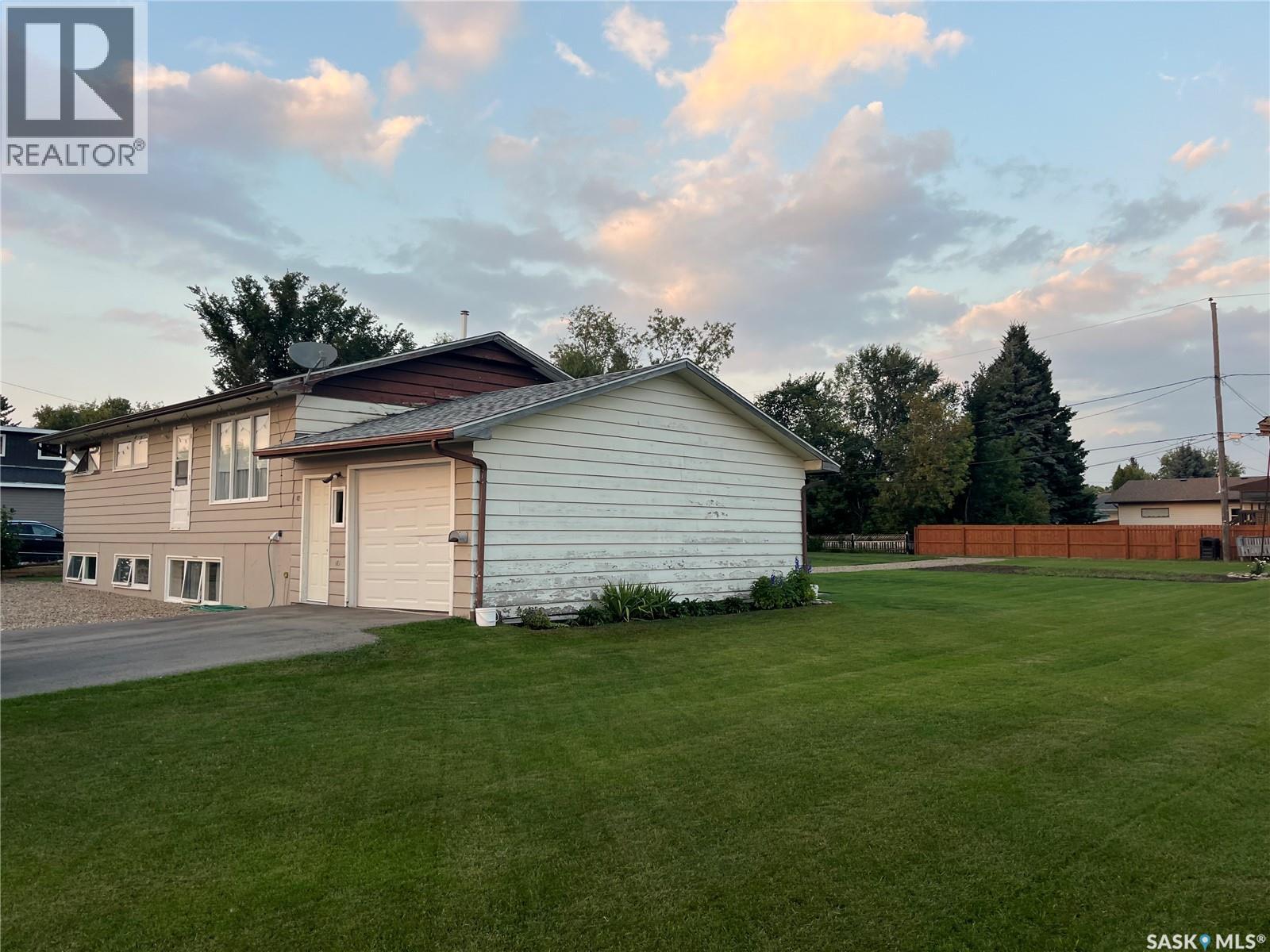Ne 40-42 6th Street Ne, Wadena, Saskatchewan  S0A 4J0 - Photo 4 - SK018934