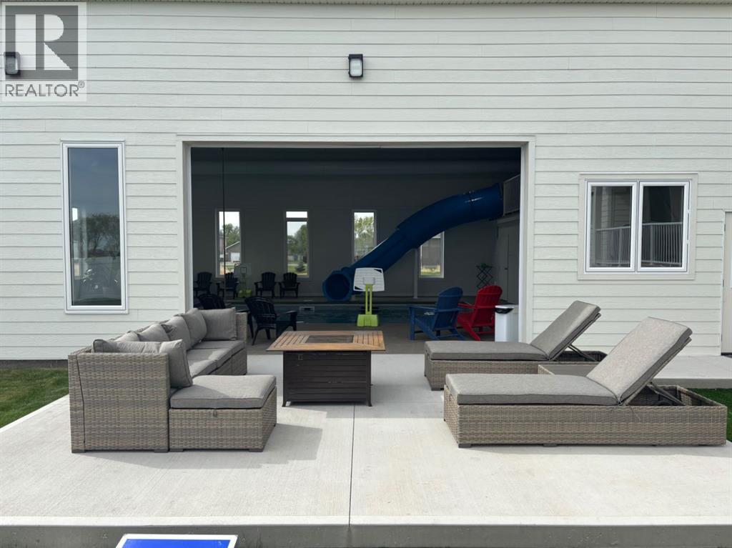 247 N 2 Street E, Magrath, Alberta  T0K 1J0 - Photo 47 - A2201725