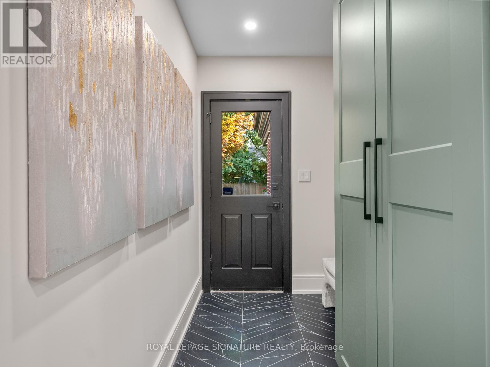 137 Cheltenham Avenue, Toronto, Ontario  M4N 1R1 - Photo 19 - C12420486