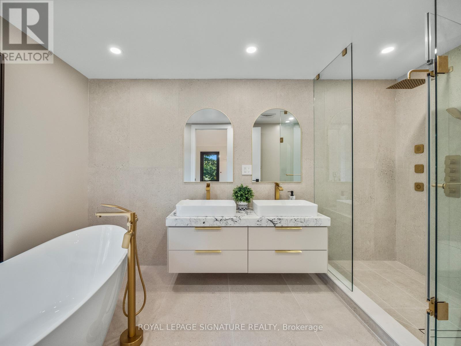 137 Cheltenham Avenue, Toronto, Ontario  M4N 1R1 - Photo 24 - C12420486