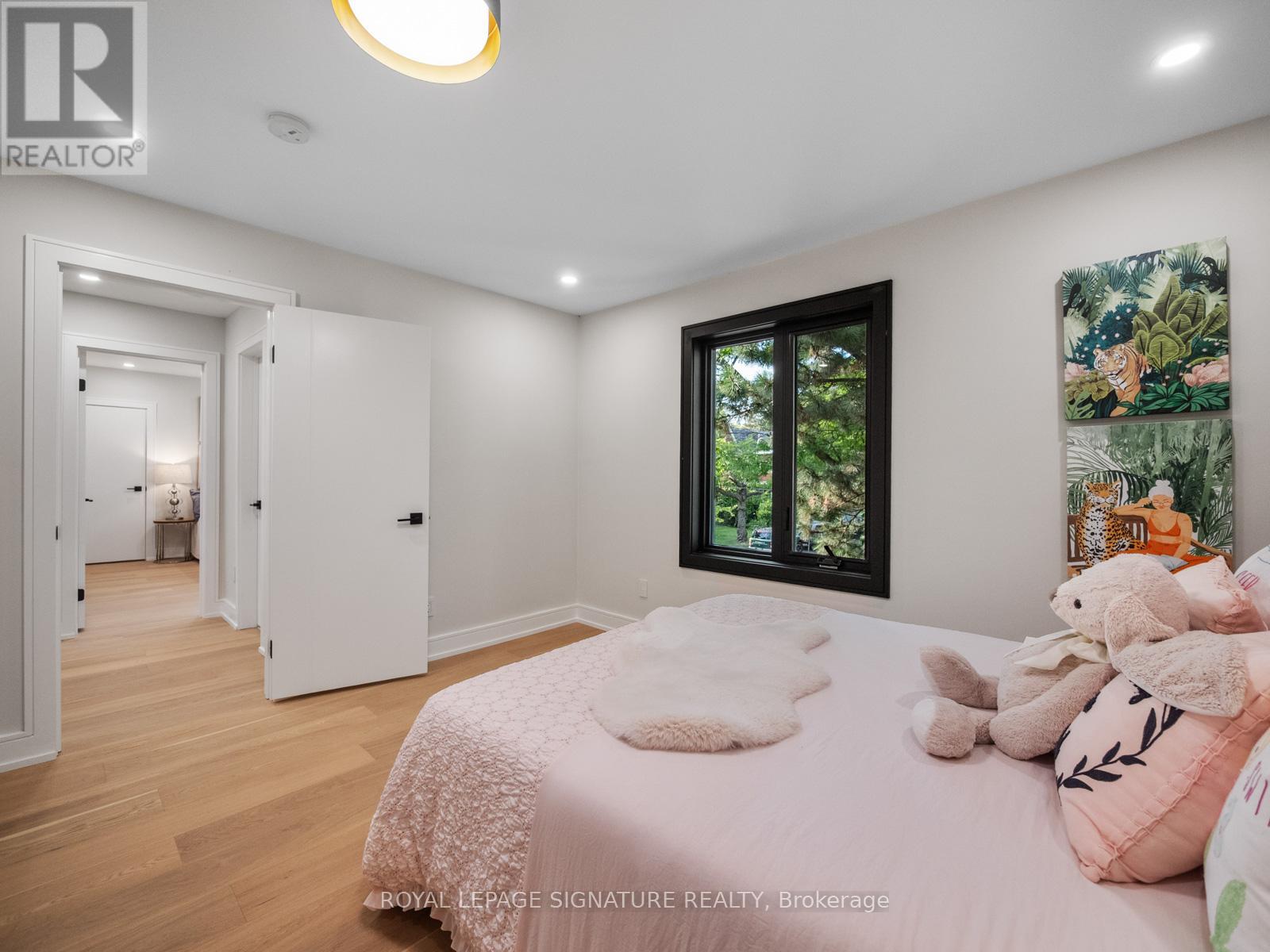 137 Cheltenham Avenue, Toronto, Ontario  M4N 1R1 - Photo 33 - C12420486