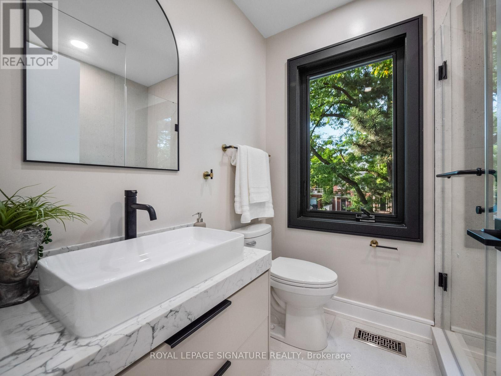 137 Cheltenham Avenue, Toronto, Ontario  M4N 1R1 - Photo 34 - C12420486