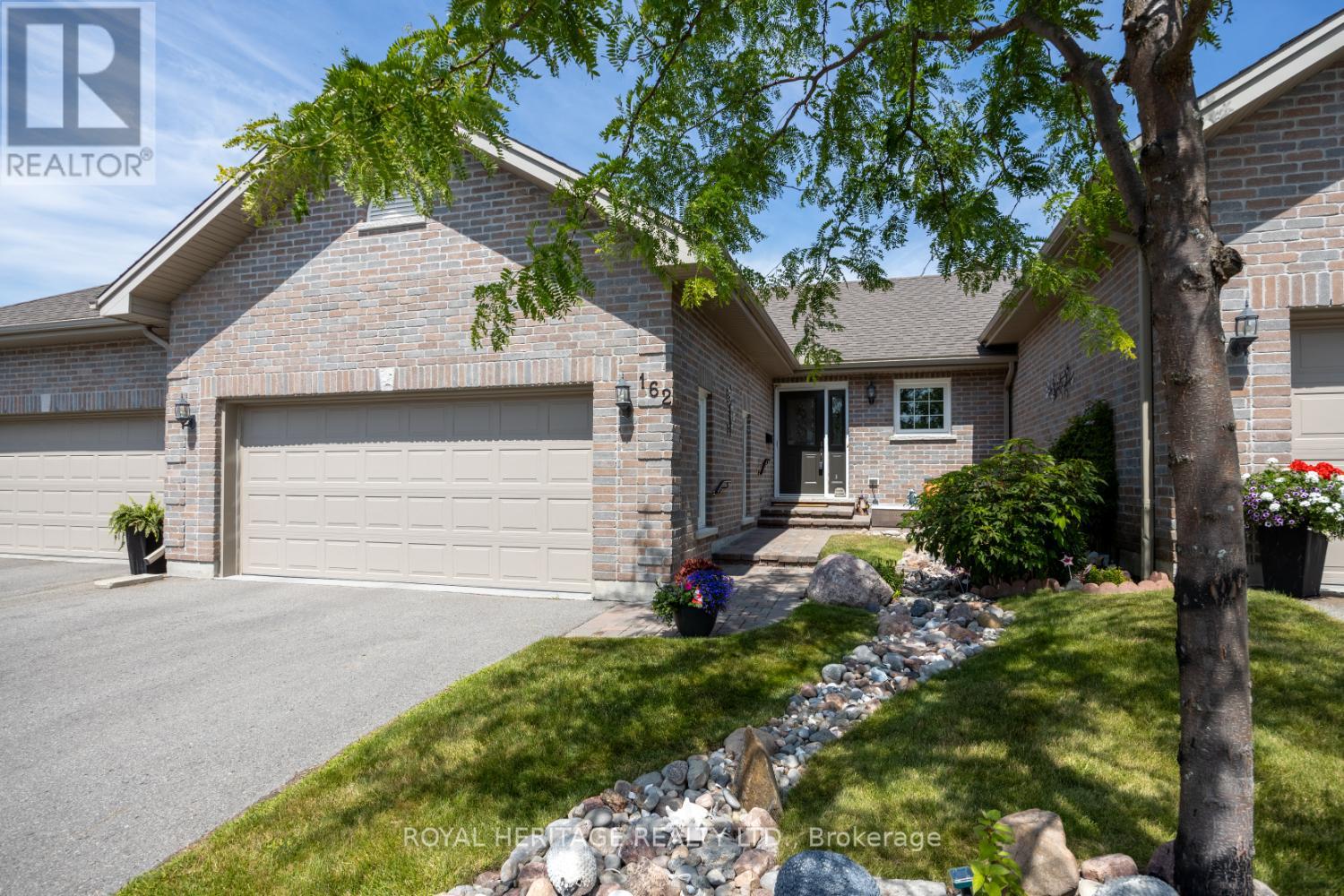 162 - 301 Carnegie Avenue, Peterborough, Ontario  K9L 0G1 - Photo 2 - X12420987
