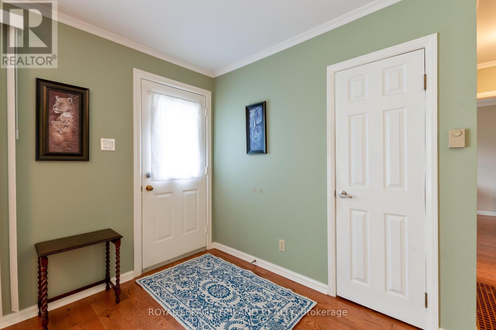 53 Treelawn Avenue, Aylmer, Ontario  N5H 2J4 - Photo 10 - X12420927