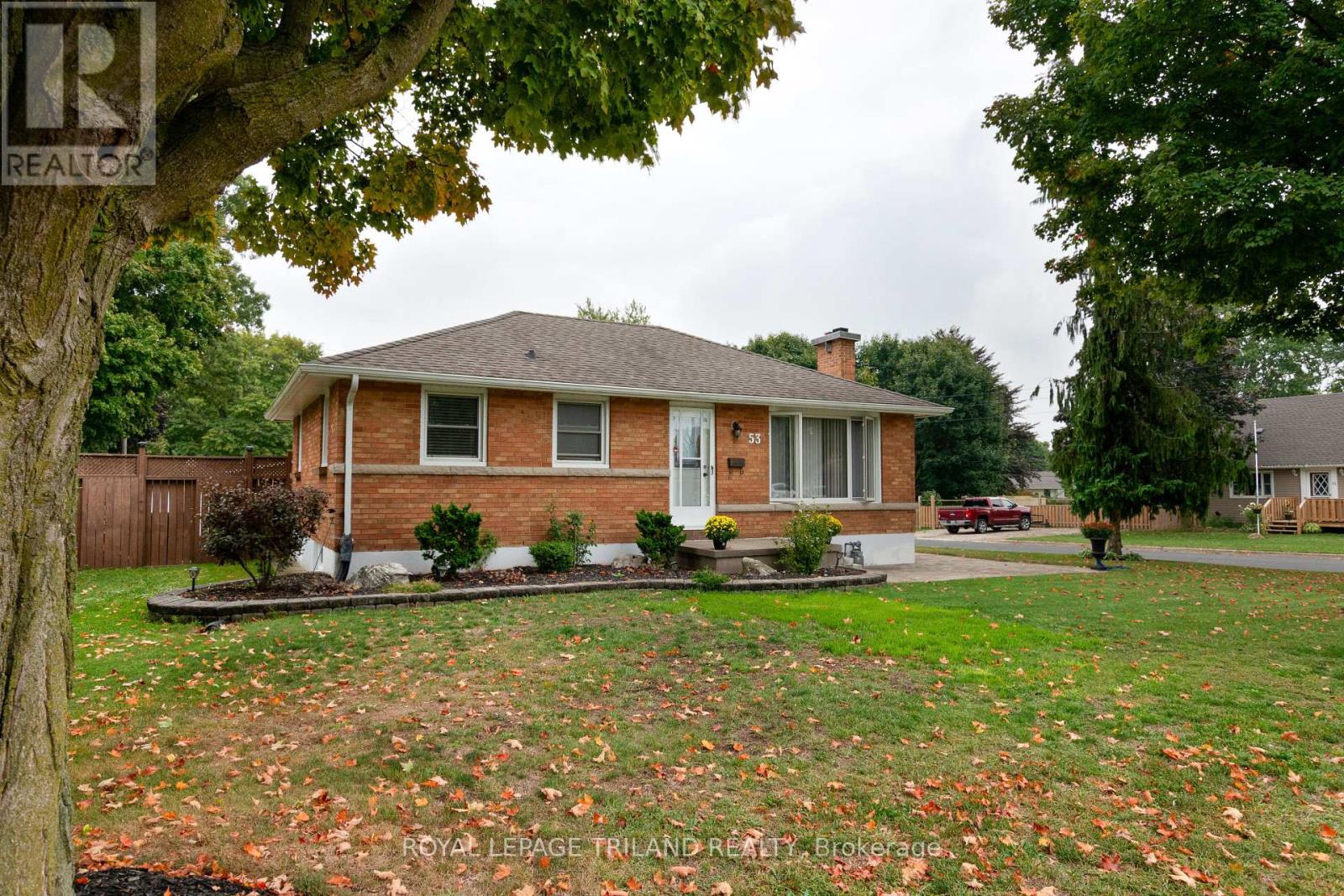 53 Treelawn Avenue, Aylmer, Ontario  N5H 2J4 - Photo 3 - X12420927
