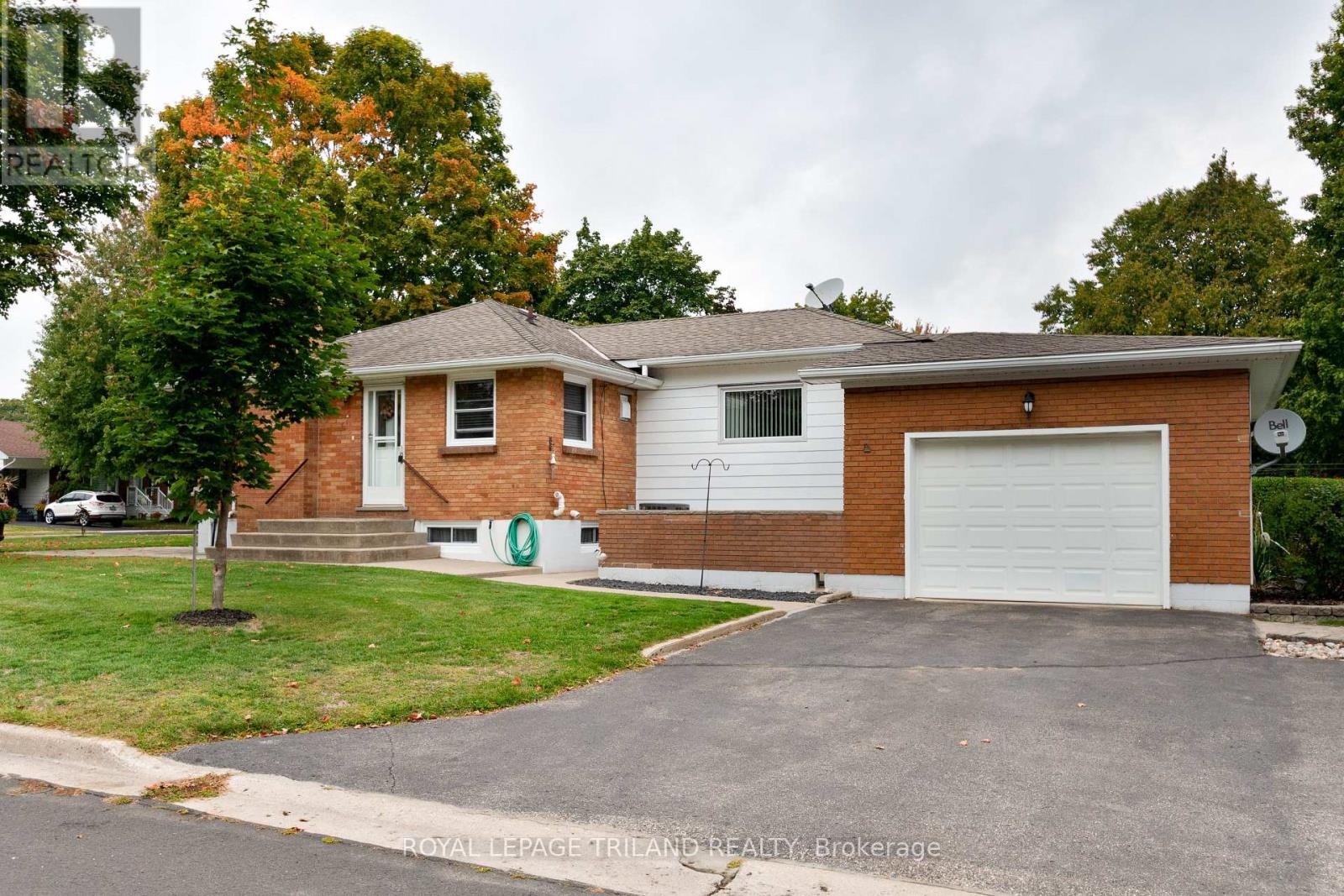 53 Treelawn Avenue, Aylmer, Ontario  N5H 2J4 - Photo 5 - X12420927