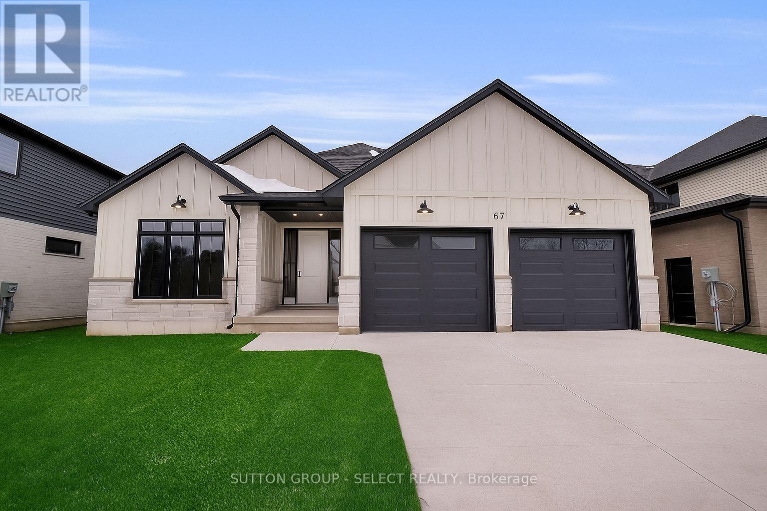 67 Royal Crescent, Southwold, Ontario  N5P 3T2 - Photo 1 - X12420982