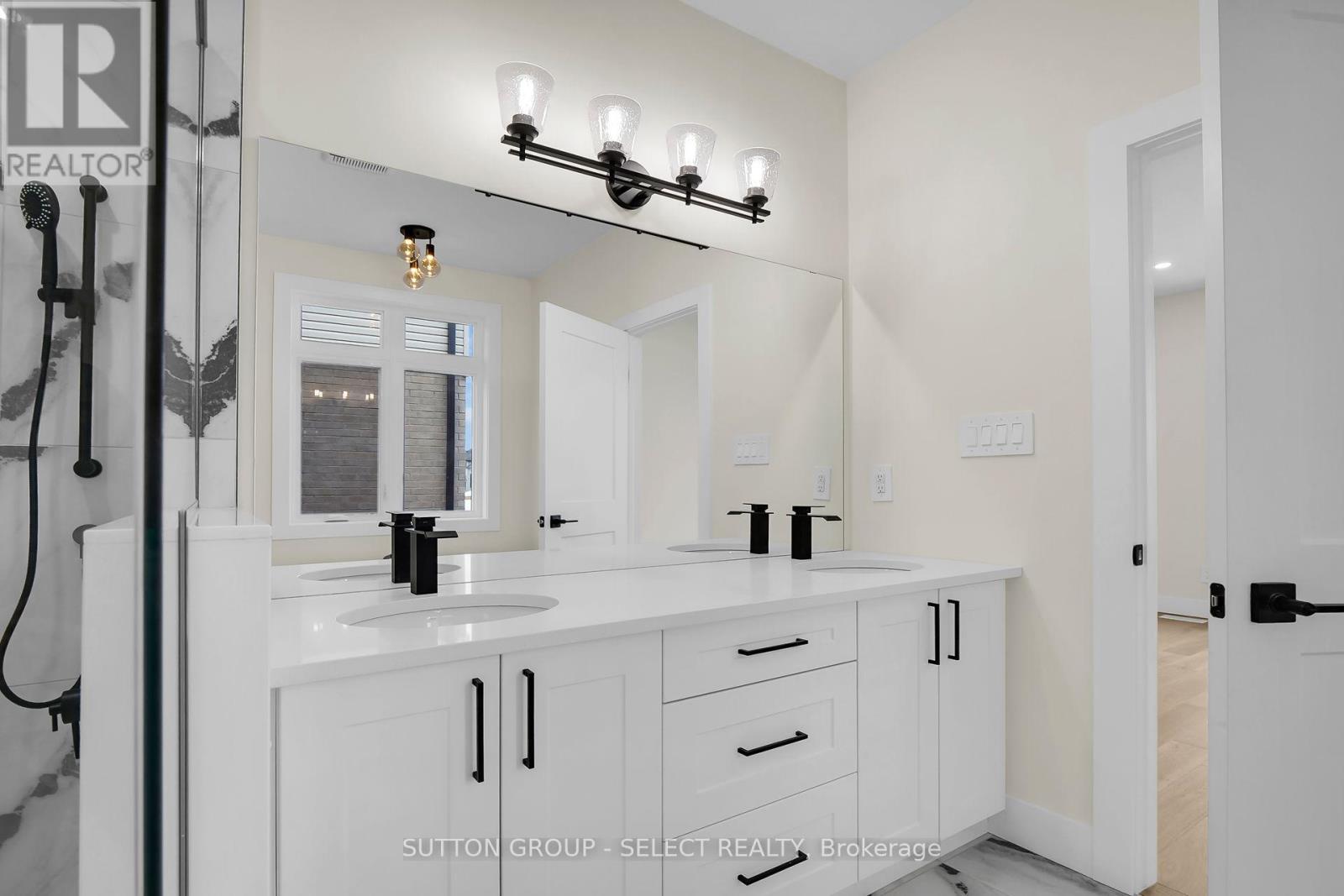 67 Royal Crescent, Southwold, Ontario  N5P 3T2 - Photo 22 - X12420982
