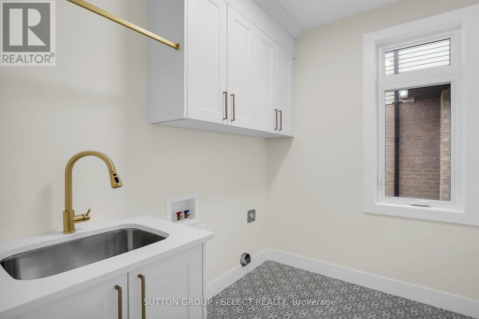 67 Royal Crescent, Southwold, Ontario  N5P 3T2 - Photo 27 - X12420982