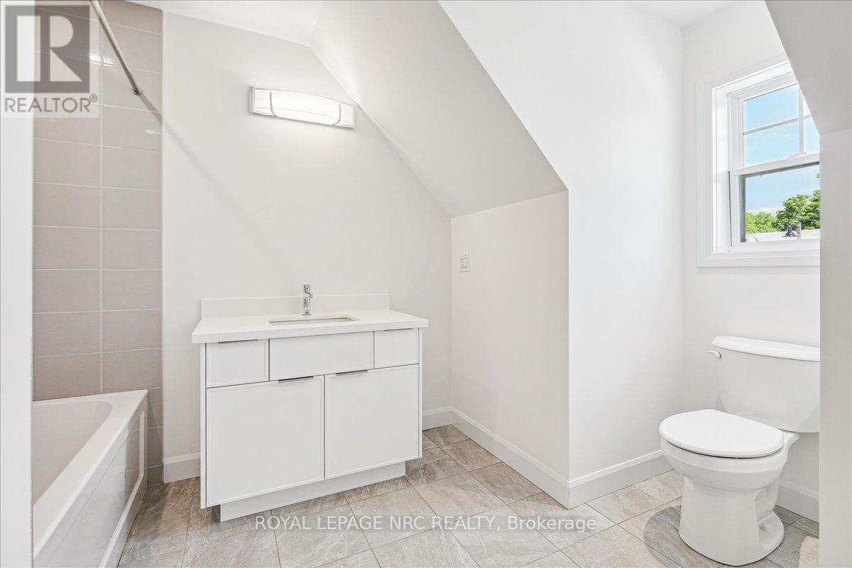 63 Beachwalk Crescent, Fort Erie, Ontario  L0S 1B0 - Photo 35 - X12400990
