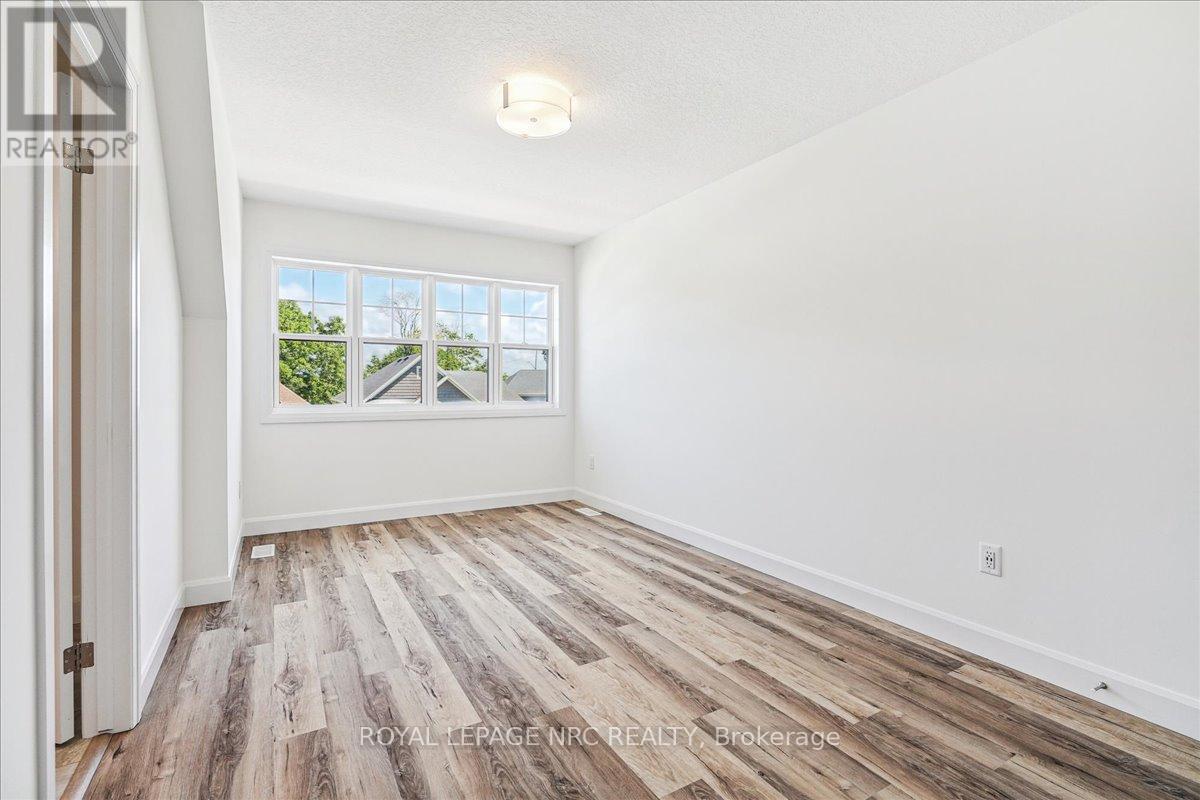 63 Beachwalk Crescent, Fort Erie, Ontario  L0S 1B0 - Photo 33 - X12400990