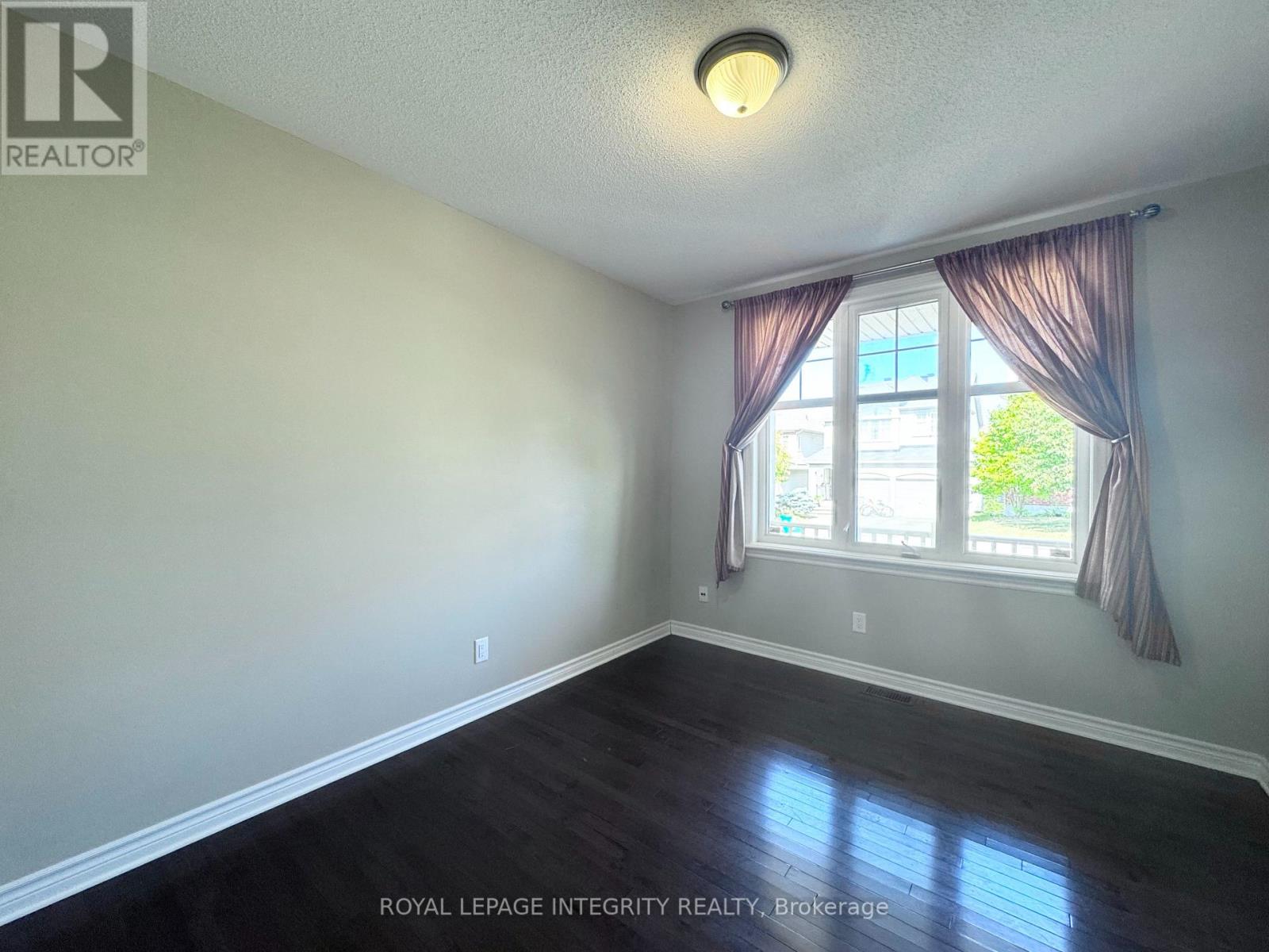 604 Miro Way, Ottawa, Ontario  K2T 0E6 - Photo 5 - X12420916