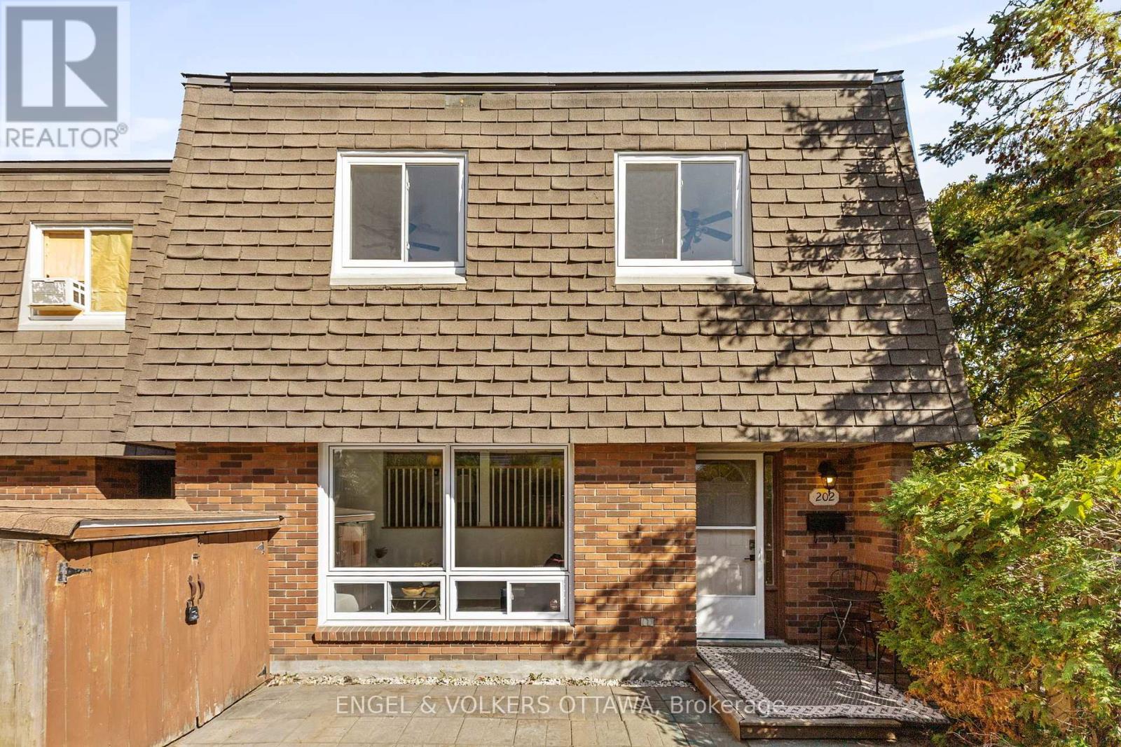 202 Royalton Private, Ottawa, Ontario  K1V 9S3 - Photo 1 - X12420938