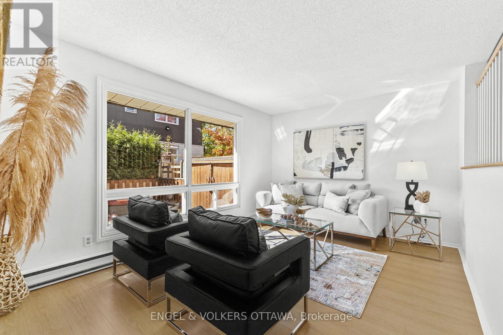202 Royalton Private, Ottawa, Ontario  K1V 9S3 - Photo 5 - X12420938