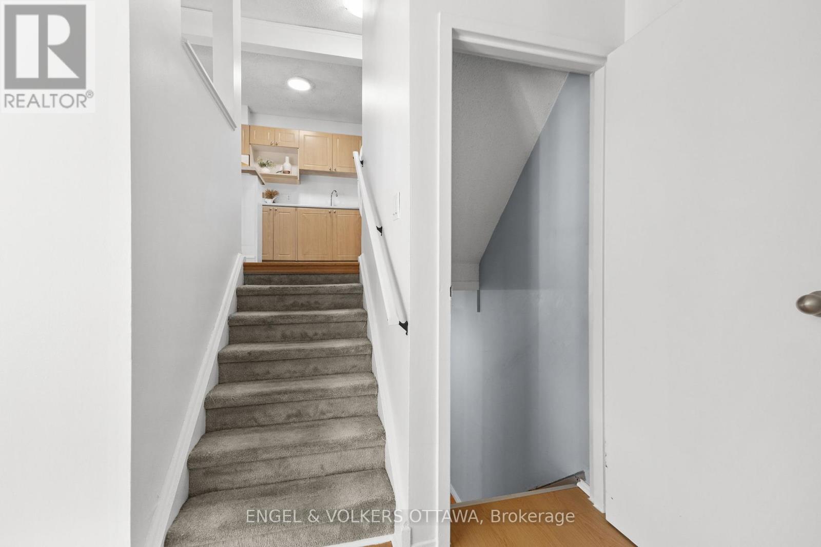 202 Royalton Private, Ottawa, Ontario  K1V 9S3 - Photo 8 - X12420938