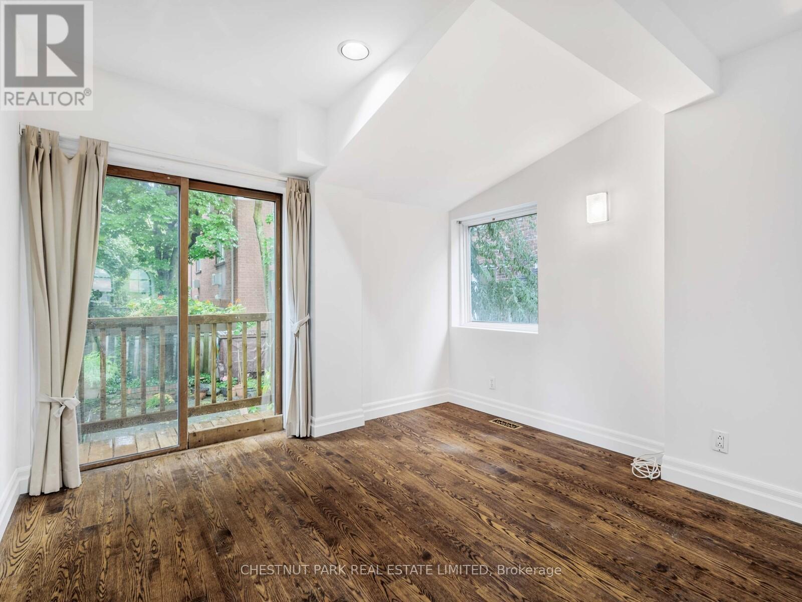 657 Davenport Road, Toronto, Ontario  M5R 1L3 - Photo 5 - C12420846