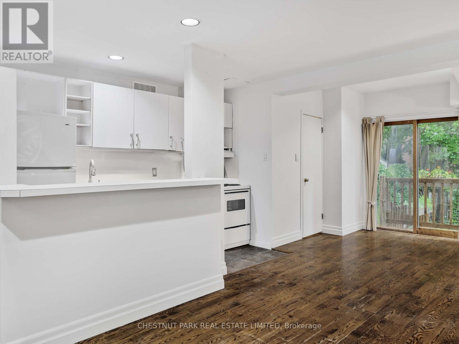 657 Davenport Road, Toronto, Ontario  M5R 1L3 - Photo 6 - C12420846