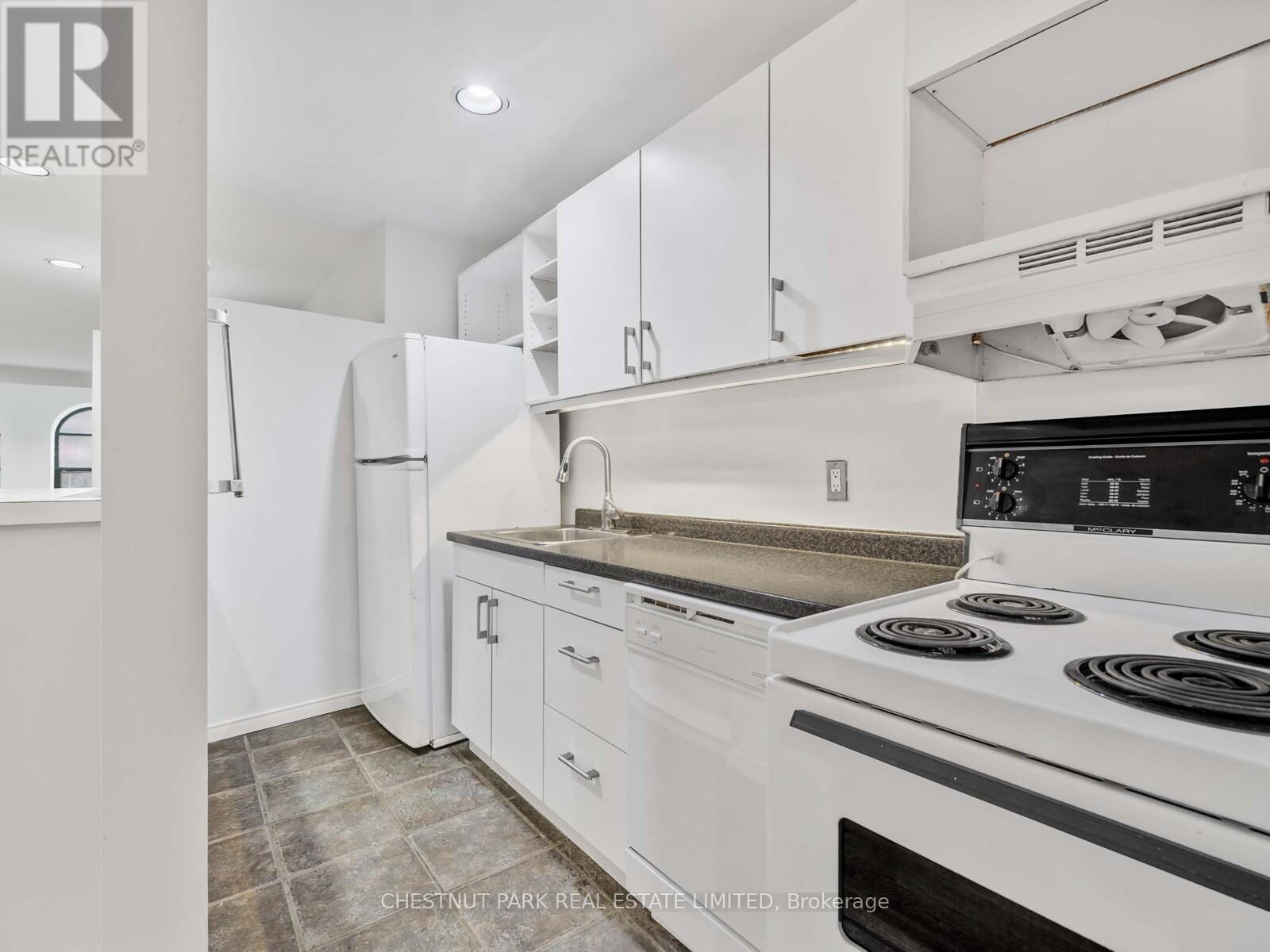 657 Davenport Road, Toronto, Ontario  M5R 1L3 - Photo 8 - C12420846
