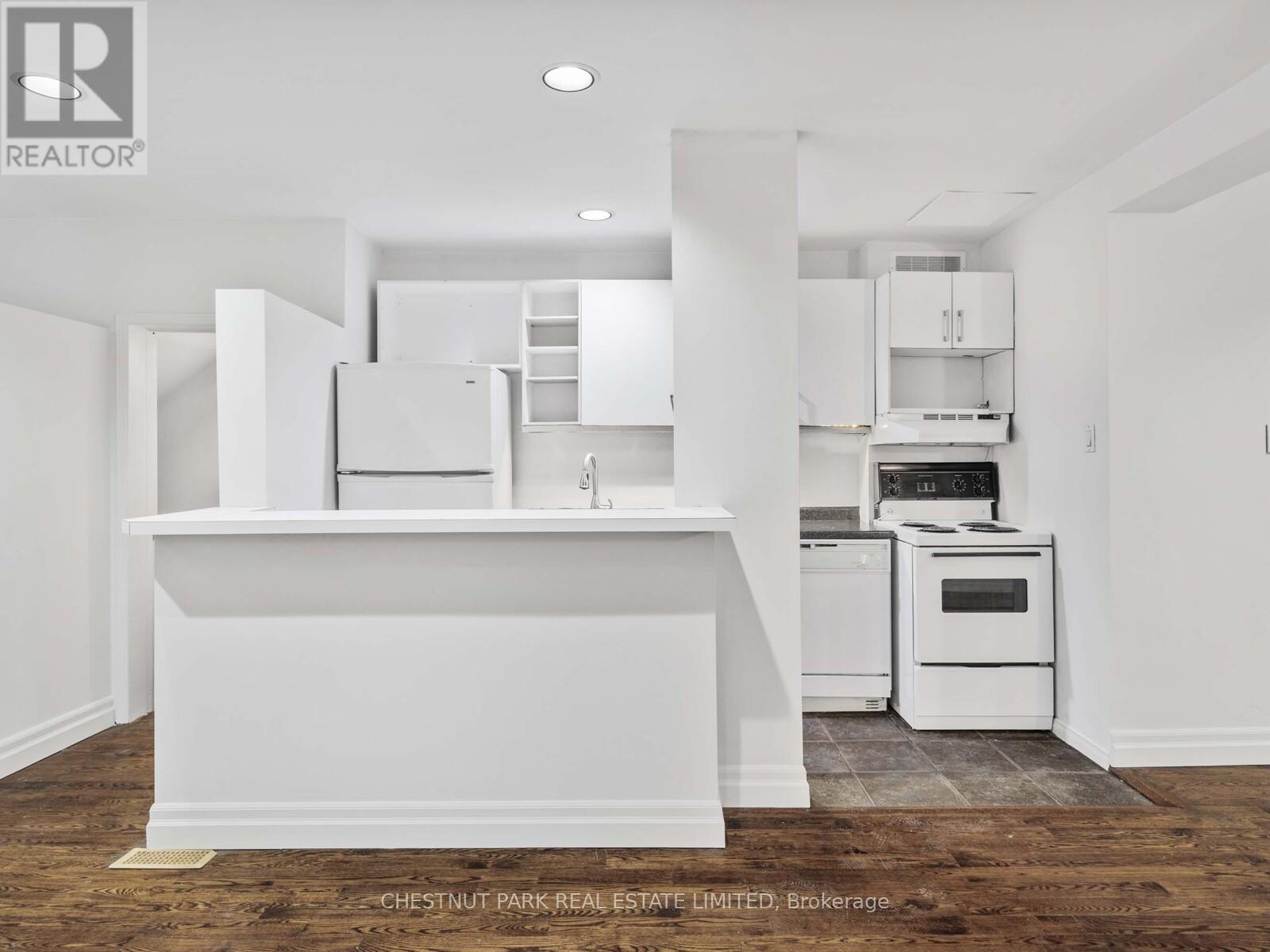 657 Davenport Road, Toronto, Ontario  M5R 1L3 - Photo 9 - C12420846