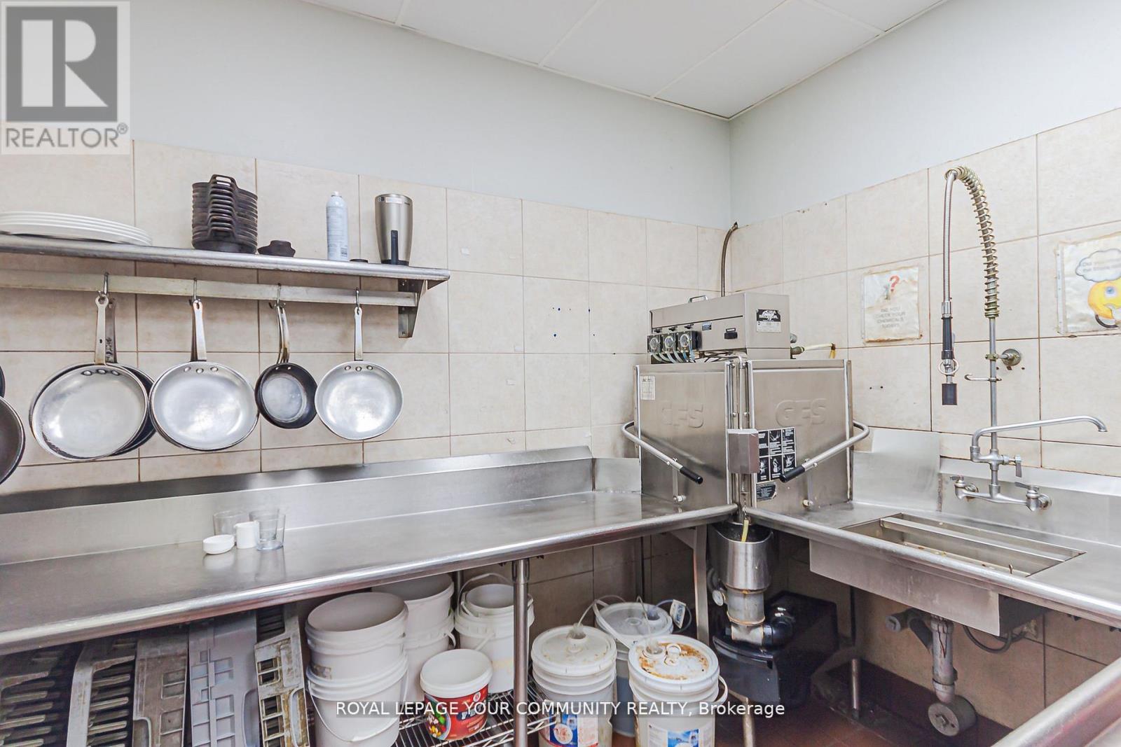 75 Consumers Drive, Whitby, Ontario  L1N 9S2 - Photo 34 - E12420775