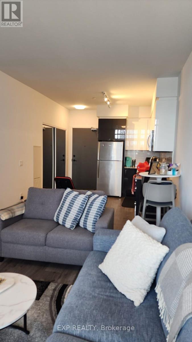 520 - 1010 Dundas Street, Whitby, Ontario  L1N 0L6 - Photo 2 - E12420799