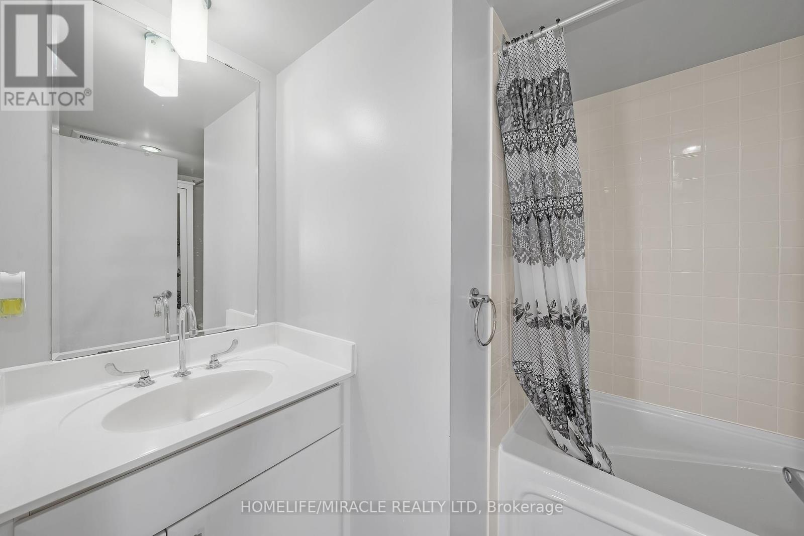 3011 - 36 Lee Centre Drive, Toronto, Ontario  M1H 3K2 - Photo 17 - E12420806