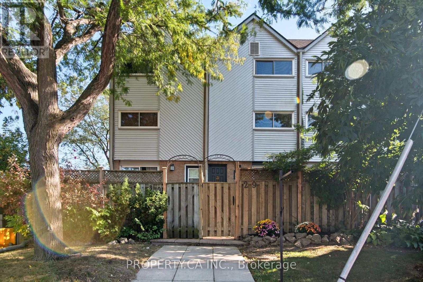 29 - 41 BATTENBERG AVENUE, Toronto, Ontario