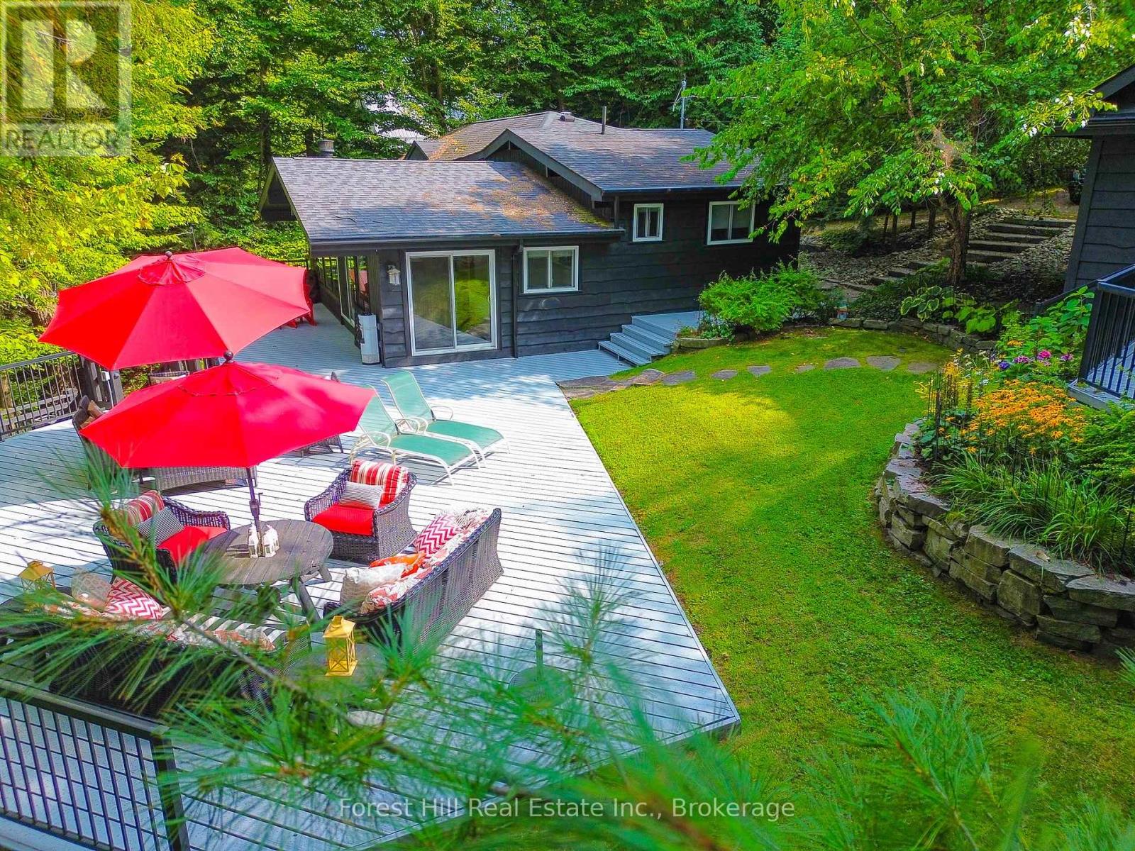 21 Lakeview Crescent, Seguin, Ontario  P2A 0B2 - Photo 2 - X12420919