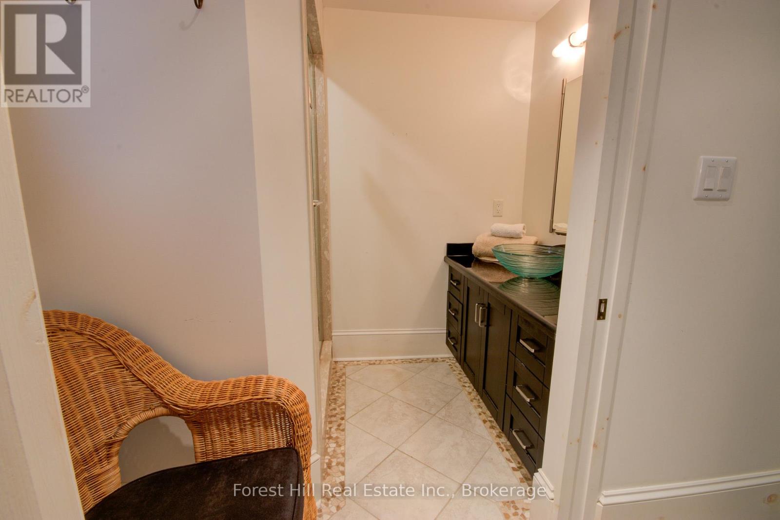 21 Lakeview Crescent, Seguin, Ontario  P2A 0B2 - Photo 30 - X12420919