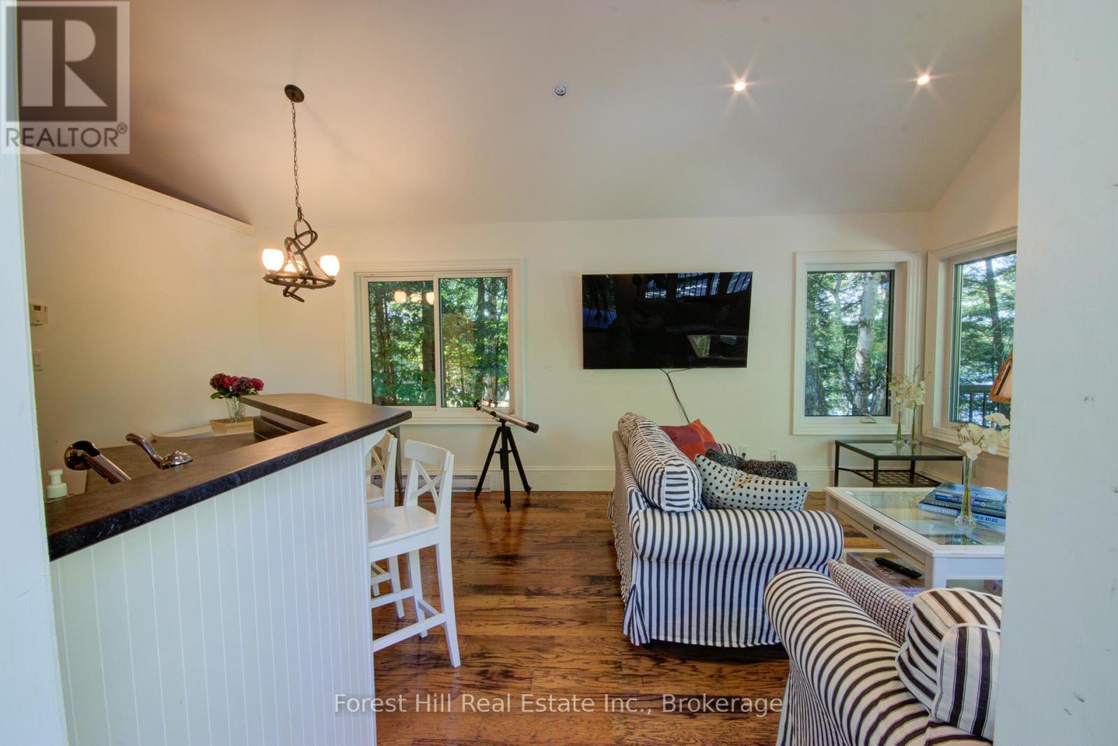 21 Lakeview Crescent, Seguin, Ontario  P2A 0B2 - Photo 31 - X12420919