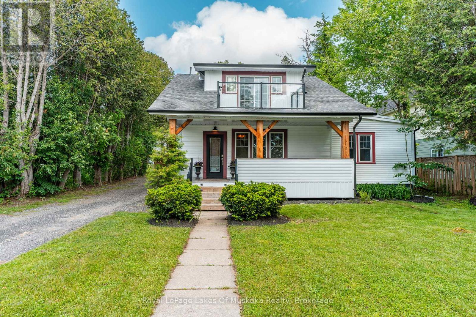 8 North Road, Lake Of Bays, Ontario  P0B 1A0 - Photo 2 - X12420975